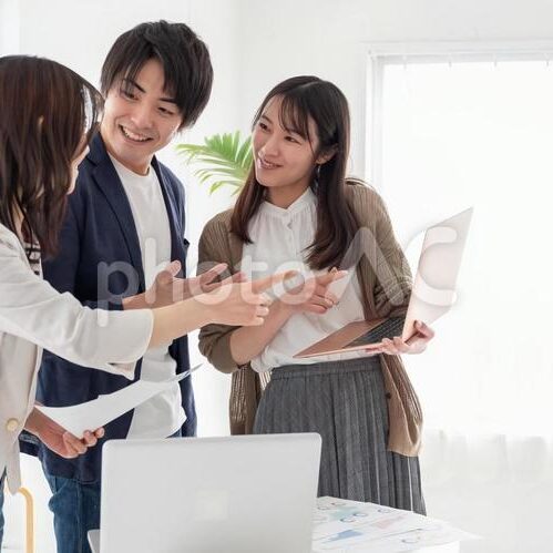 3人で打ち合わせ